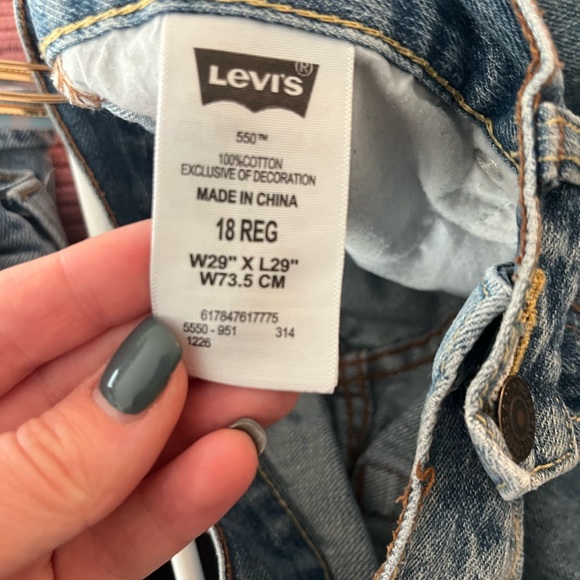 Cut off Levi’s - Picture 2 of 4